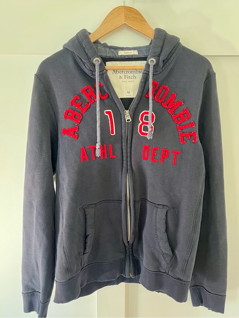 Vintage Y2K Abercrombie & Fitch Muscle Fit Full Zip Hoodie Navy Red M
